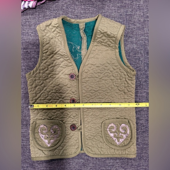 Toddler Green Quilted Vest with Heart Pockets - Picture 6 of 6